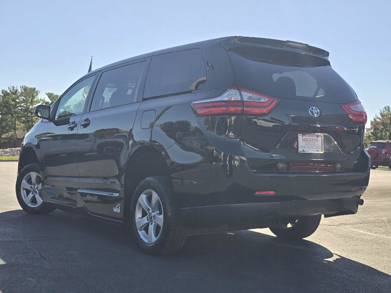 Used 2018 Toyota Sienna LE FWD image 5