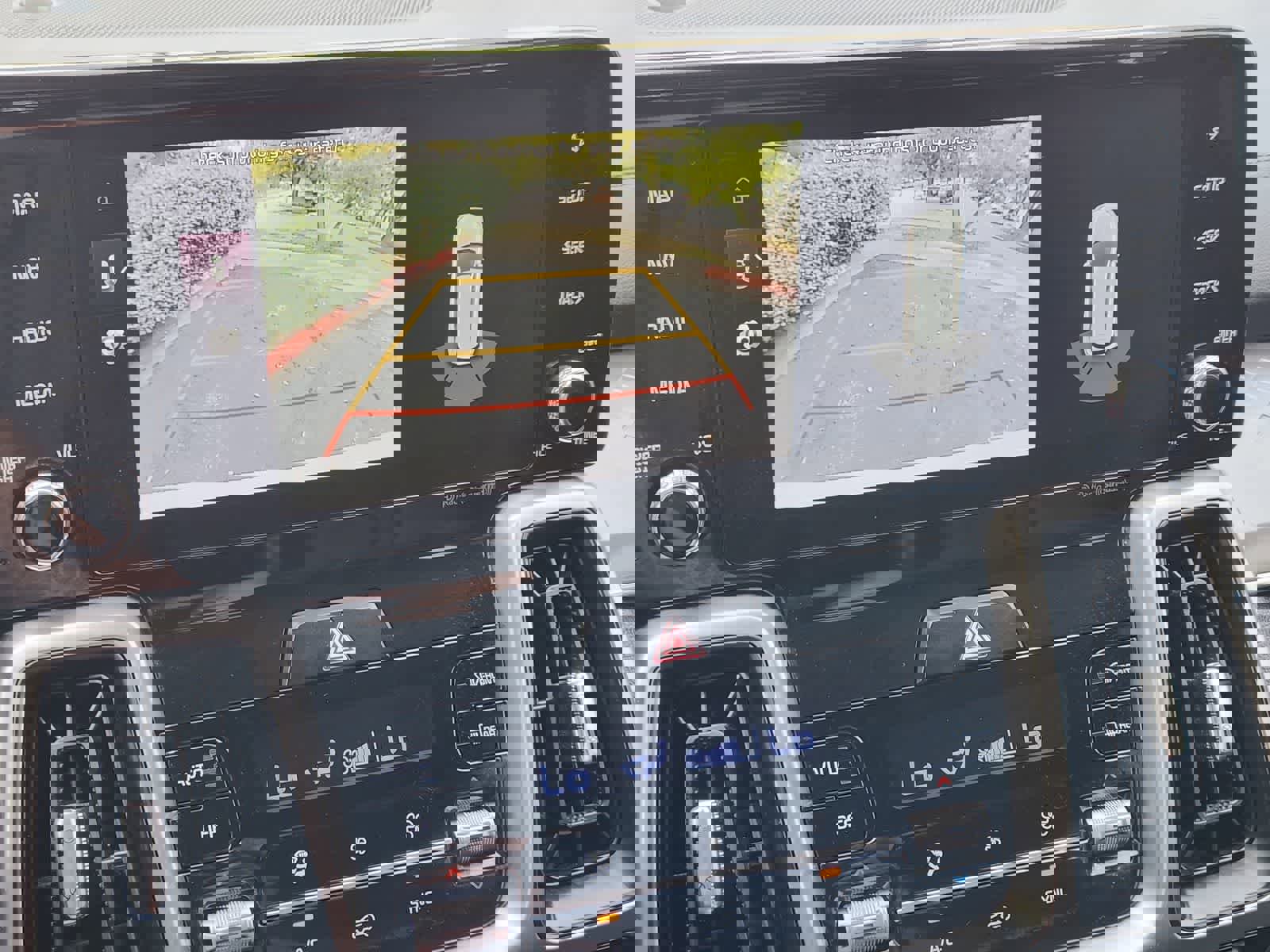 Used 2023 Kia Sorento S w/ Panoramic Sunroof Package image 17