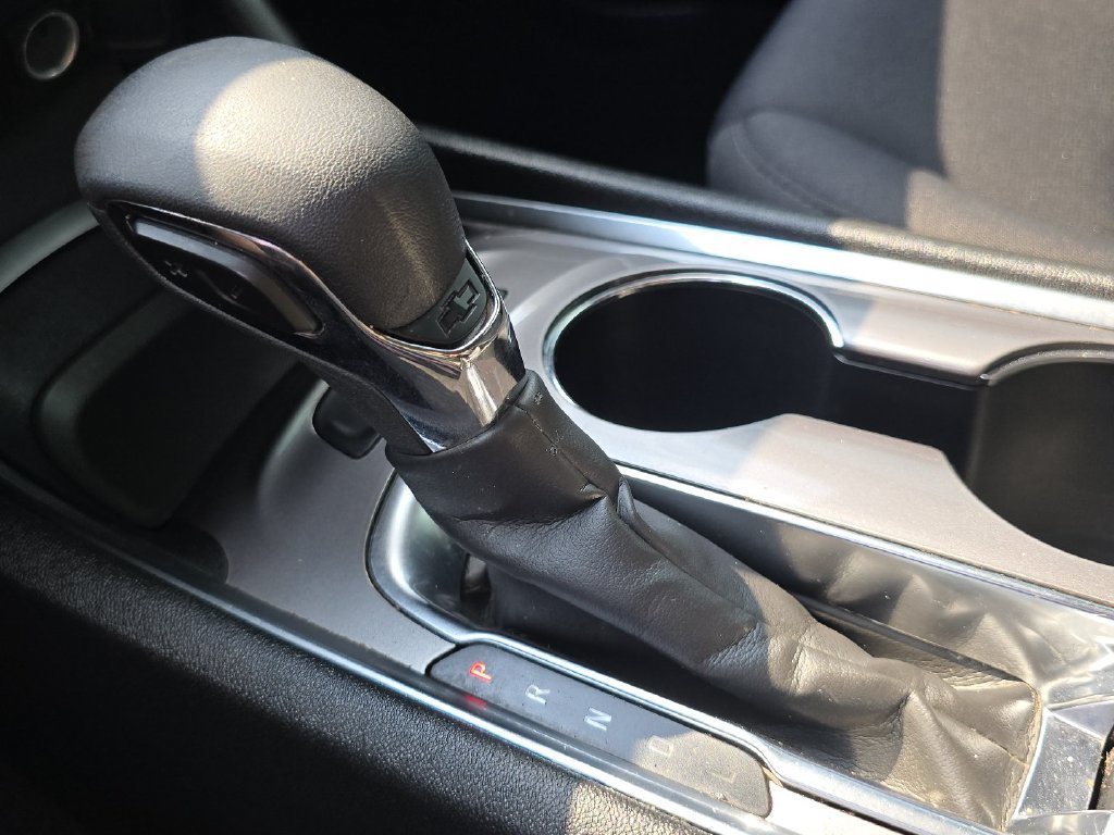 Used 2022 Chevrolet Malibu LT FWD image 30