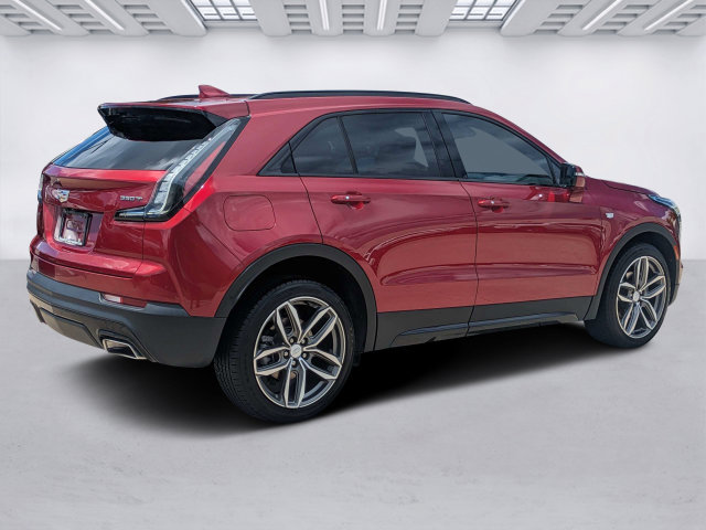 Used 2022 Cadillac XT4 Sport w/ Comfort Package FWD image 4