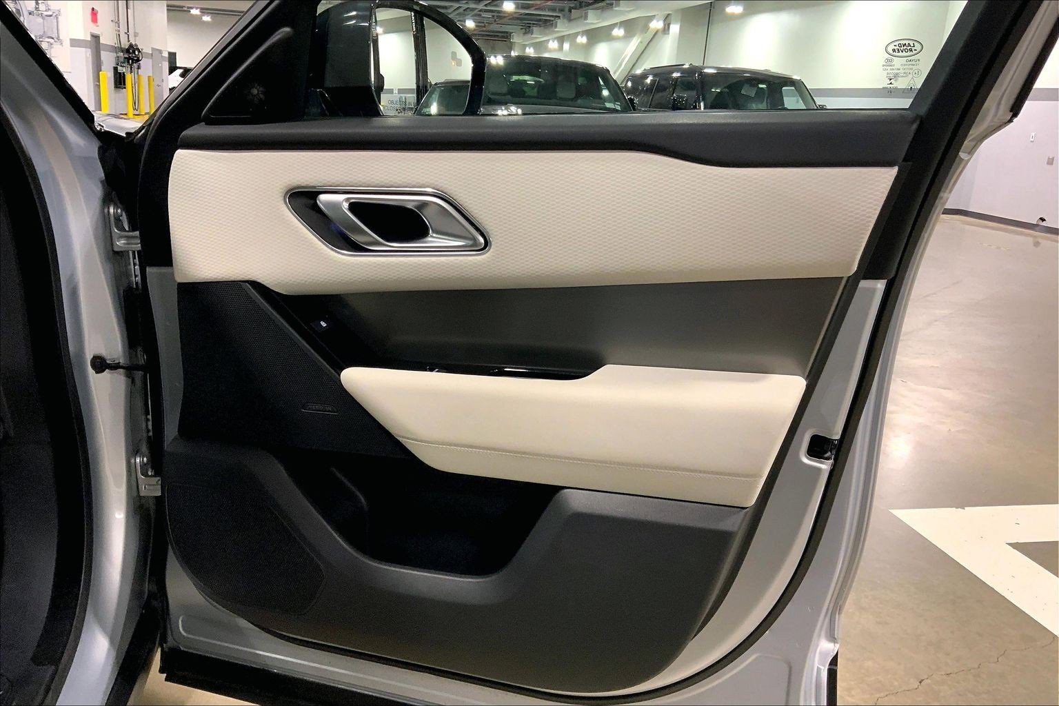 Used 2023 Land Rover Range Rover Velar S image 22