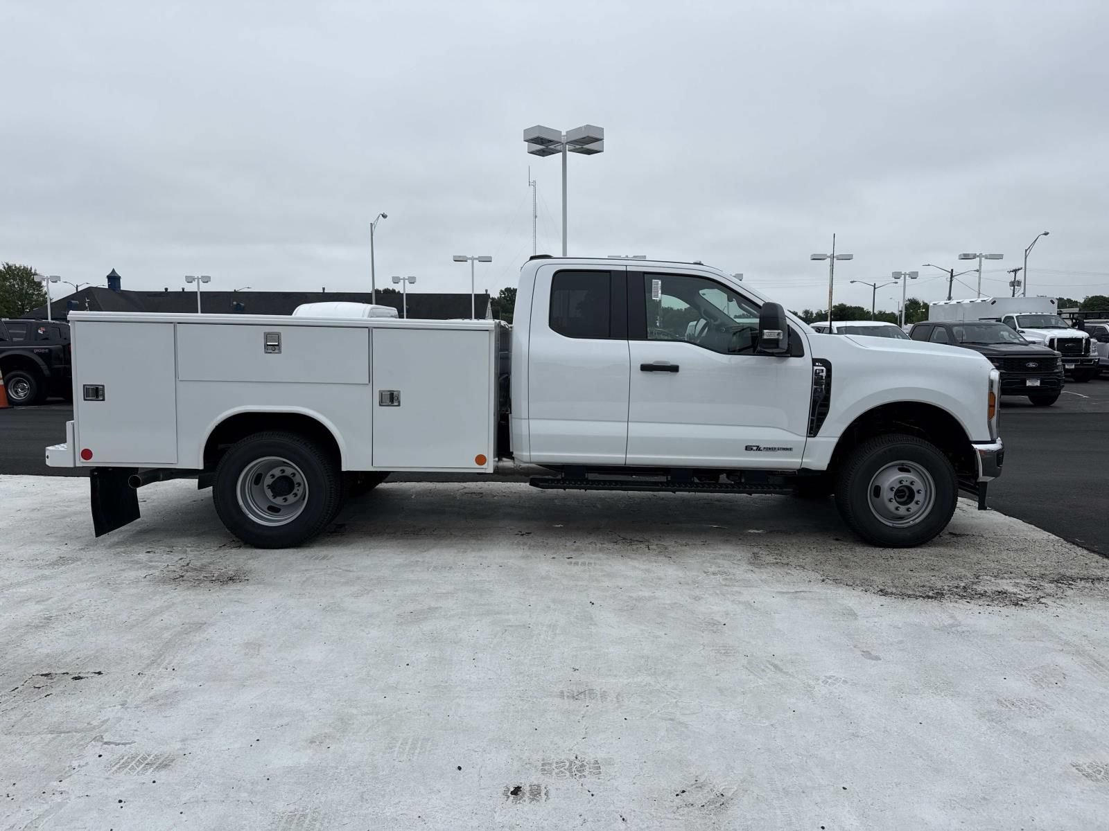 New 2026 Ford F350 XL w/ XL Chrome Package AWD/4WD image 2
