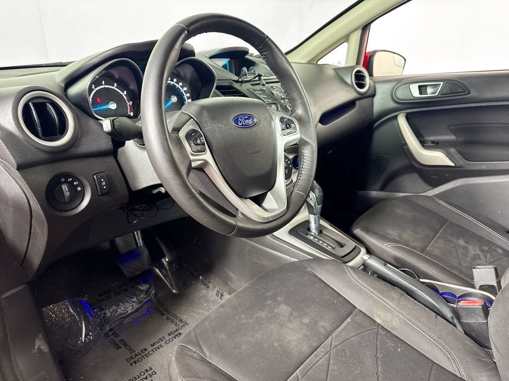 Used 2015 Ford Fiesta SE FWD image 9