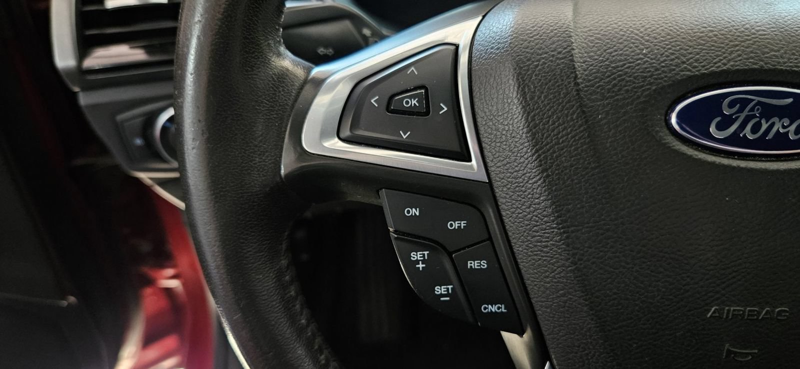 Used 2016 Ford Fusion SE FWD image 11