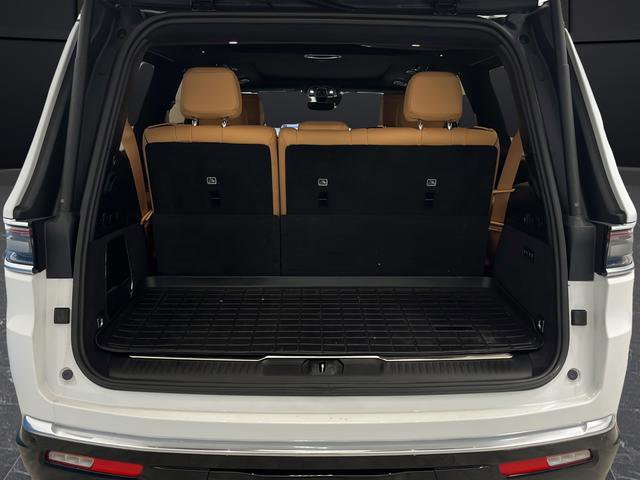 Used 2024 Jeep Grand Wagoneer Series III image 28