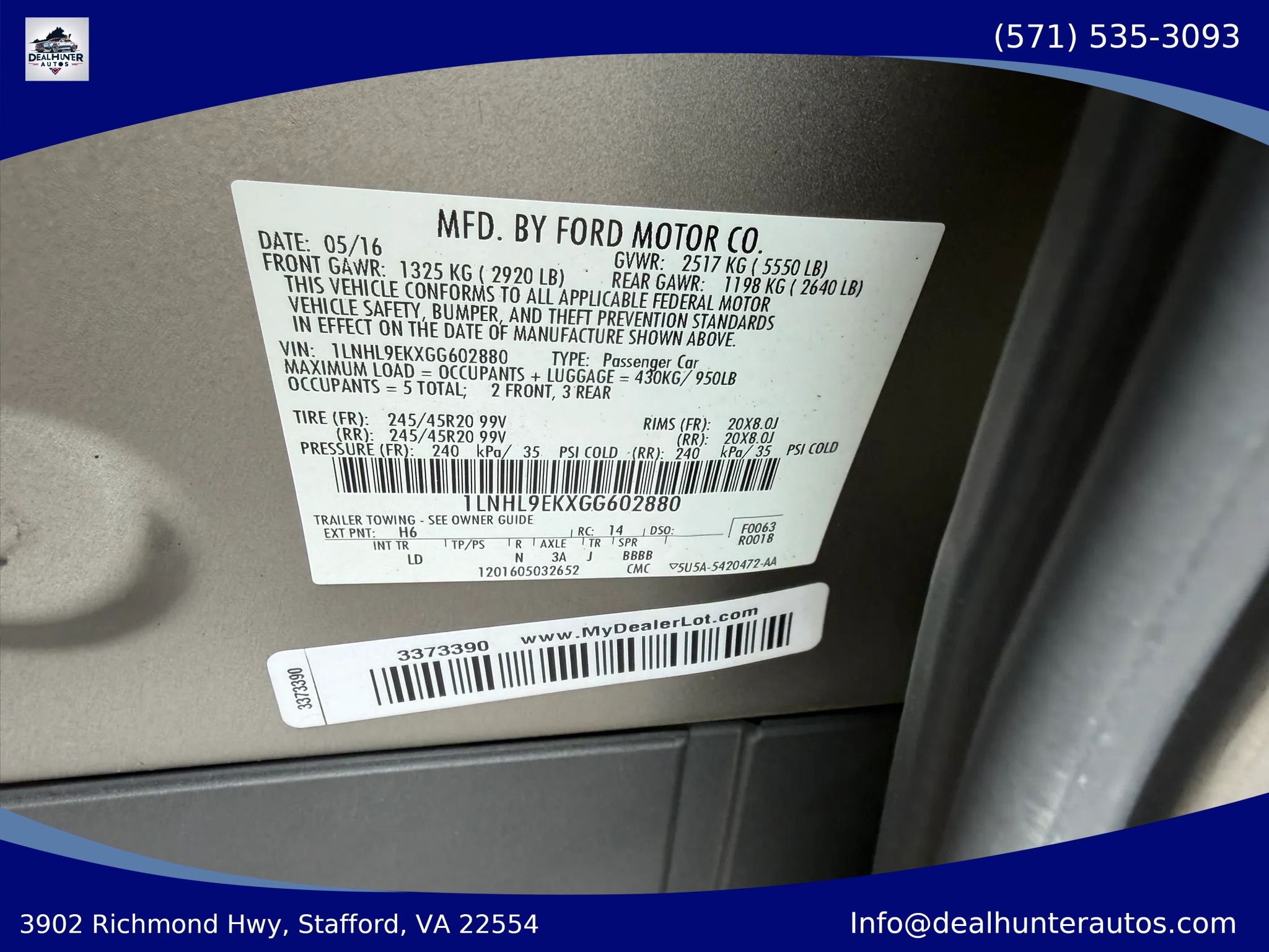 Used 2016 Lincoln MKS AWD w/ Equipment Group 101A image 30