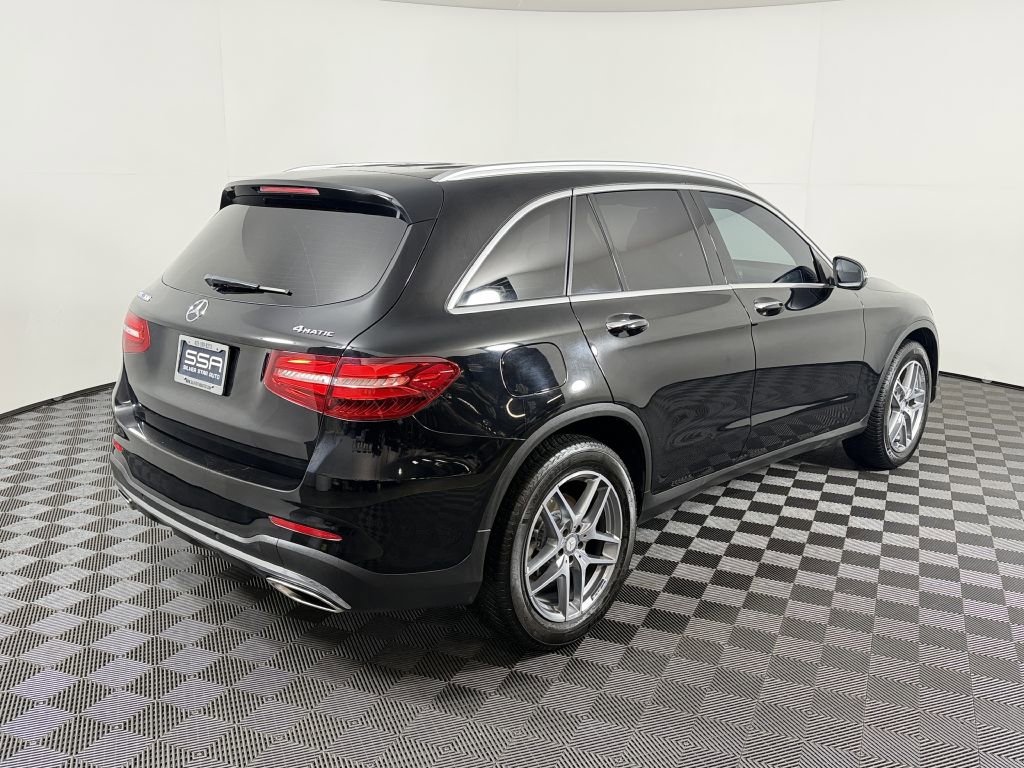 Used 2017 Mercedes-Benz GLC 300 4MATIC image 5