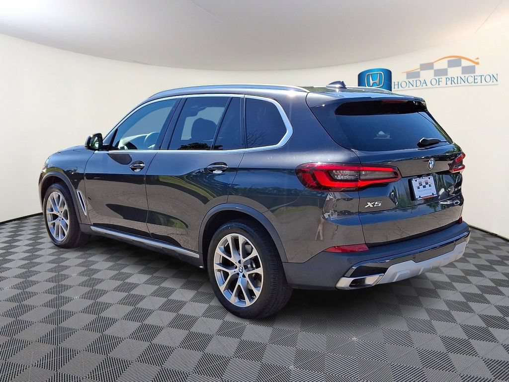 Used 2021 BMW X5 xDrive40i w/ Convenience Package AWD/4WD image 4