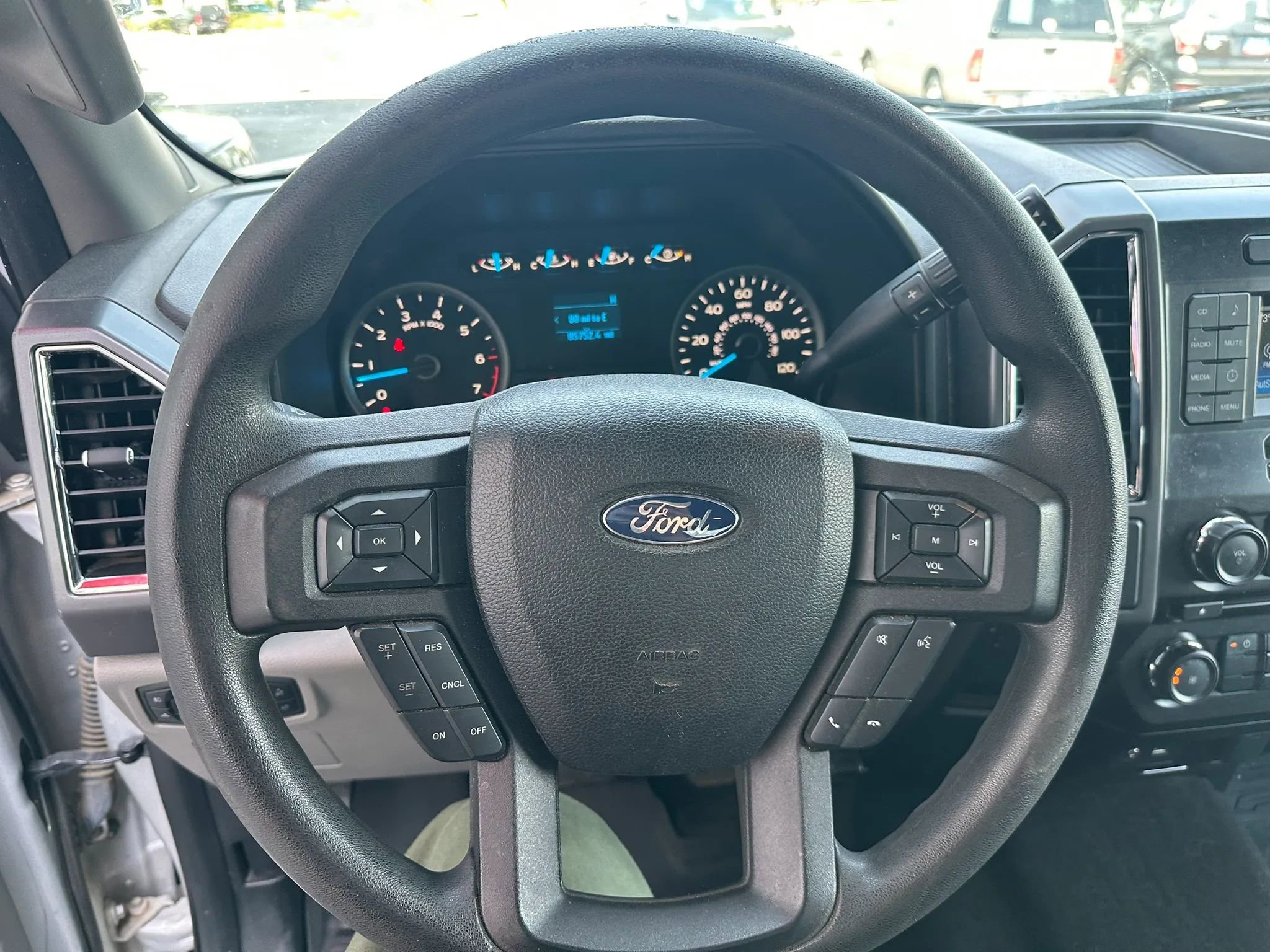 Used 2015 Ford F150 XLT AWD/4WD image 11