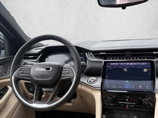 Used 2023 Jeep Grand Cherokee L Limited image 19