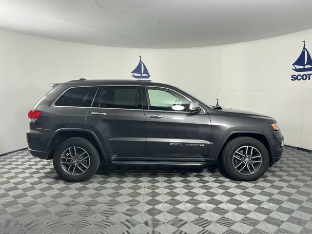 Used 2017 Jeep Grand Cherokee Limited AWD/4WD image 6