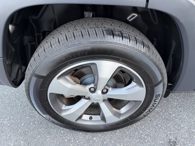Used 2021 Jeep Cherokee Limited AWD/4WD image 30