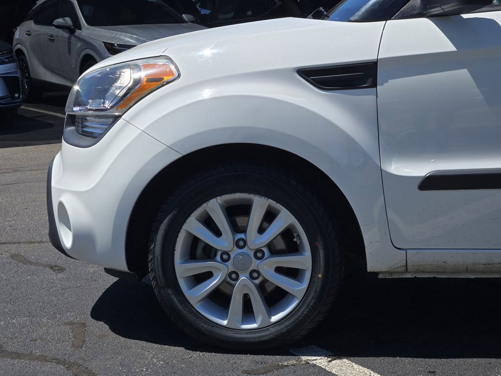 Used 2012 Kia Soul + w/ Audio Pkg FWD image 8