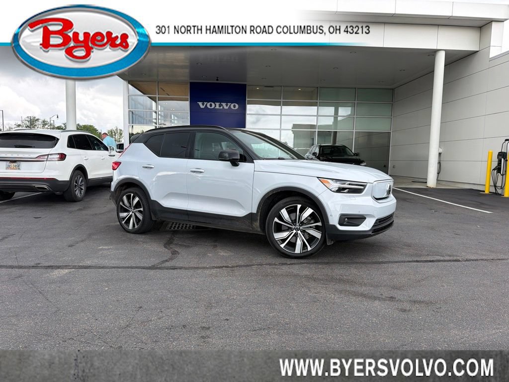 Used 2022 Volvo XC40 P8 Recharge Plus AWD/4WD image 1