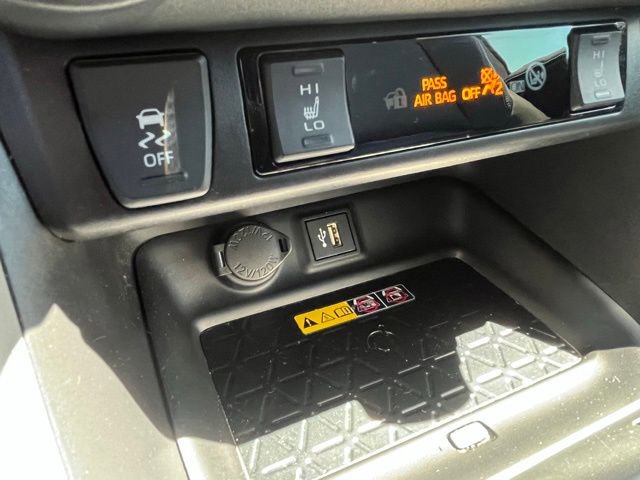 Used 2023 Toyota RAV4 XSE AWD/4WD image 20
