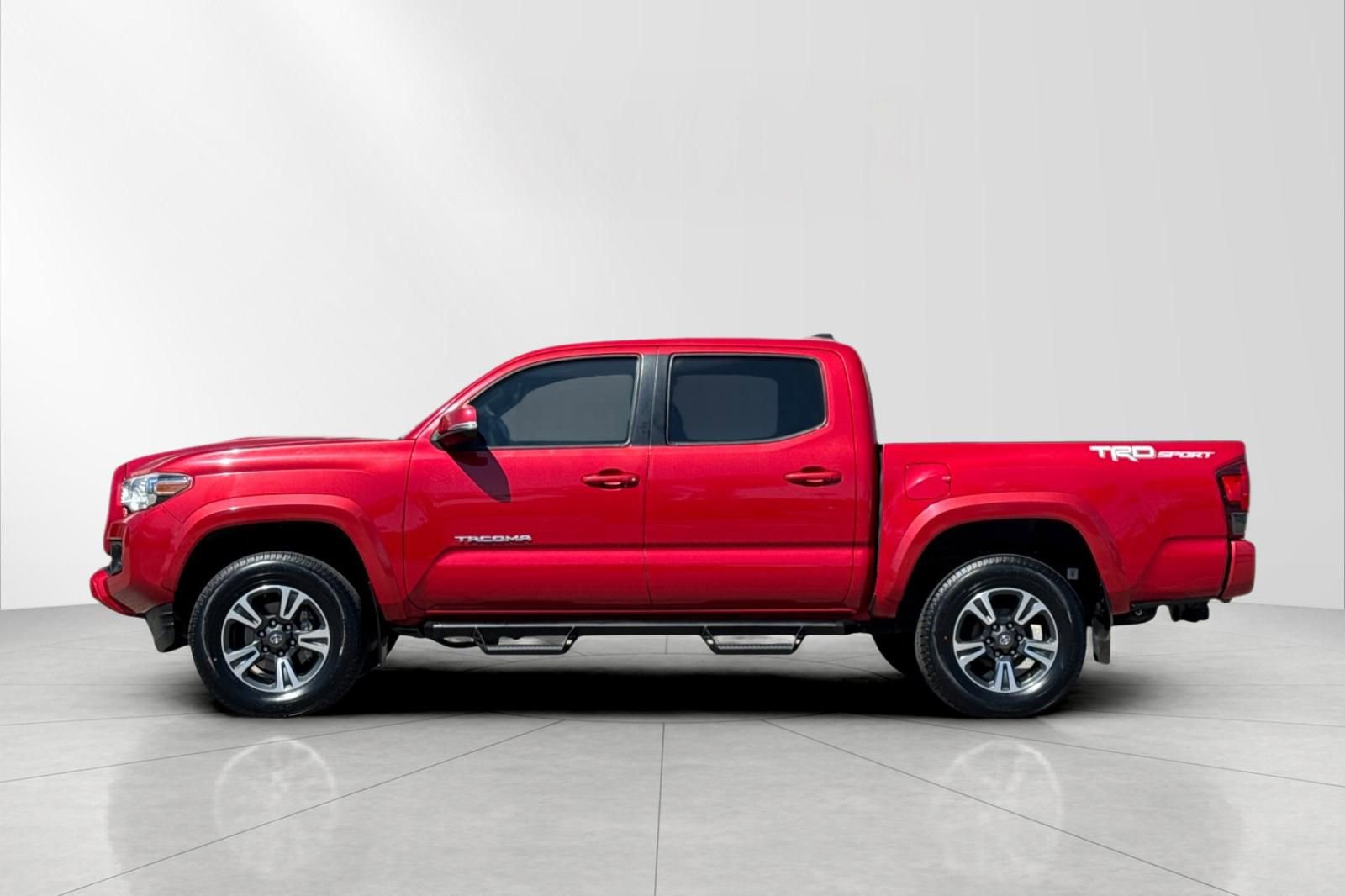 Used 2019 Toyota Tacoma TRD Sport w/ TRD Premium Sport Package image 7