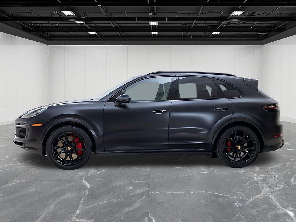 Used 2022 Porsche Cayenne Turbo image 3