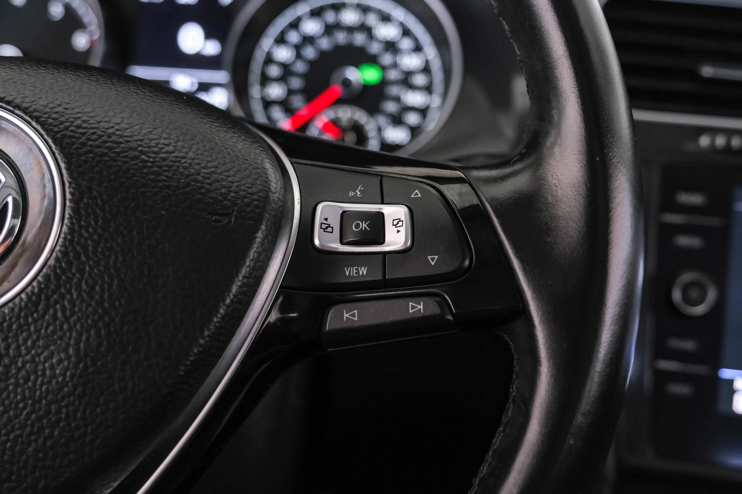 Used 2019 Volkswagen Golf SE FWD image 17