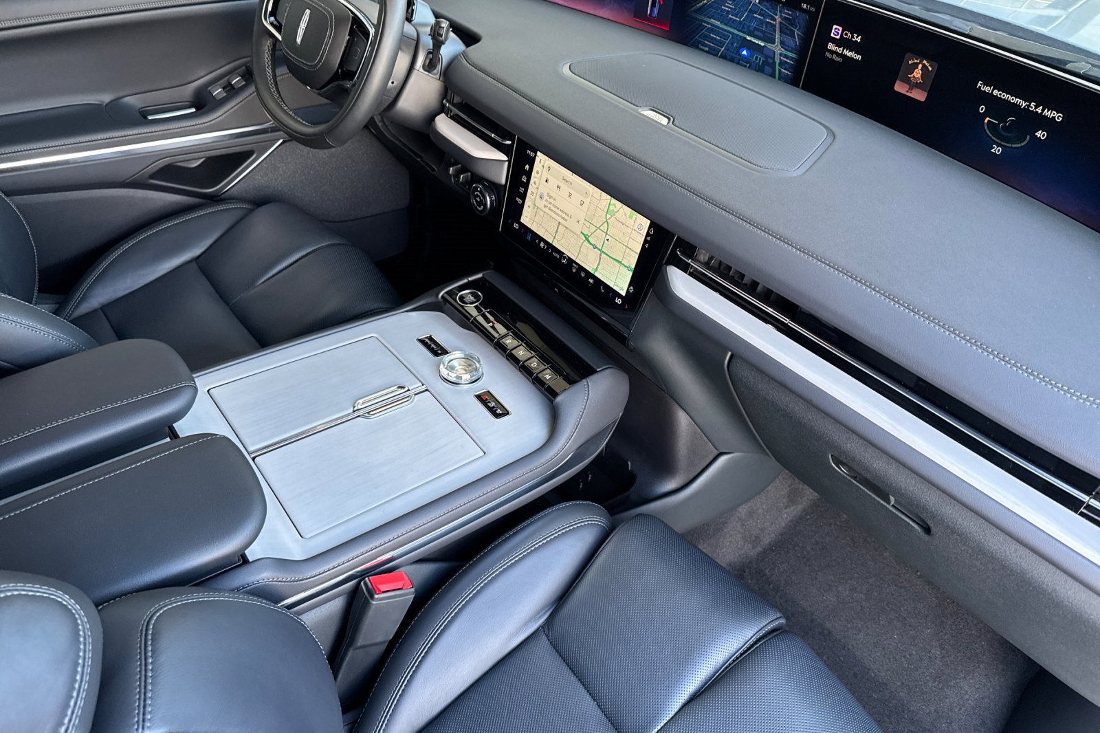 New 2025 Lincoln Navigator Reserve w/ Jet Appearance Package image 13