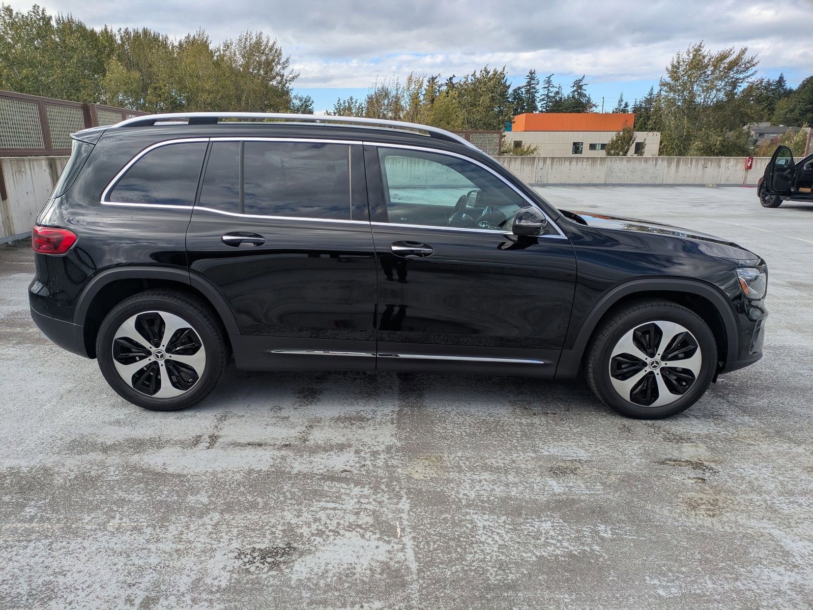 Certified 2026 Mercedes-Benz GLB 250 4MATIC image 4