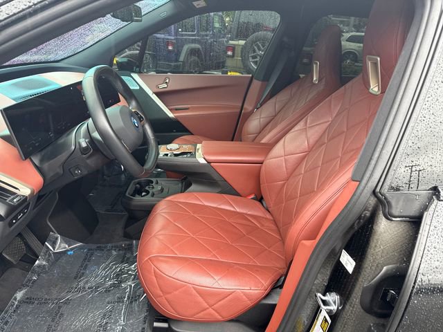 Used 2022 BMW iX xDrive50 w/ Sport Package AWD/4WD image 14