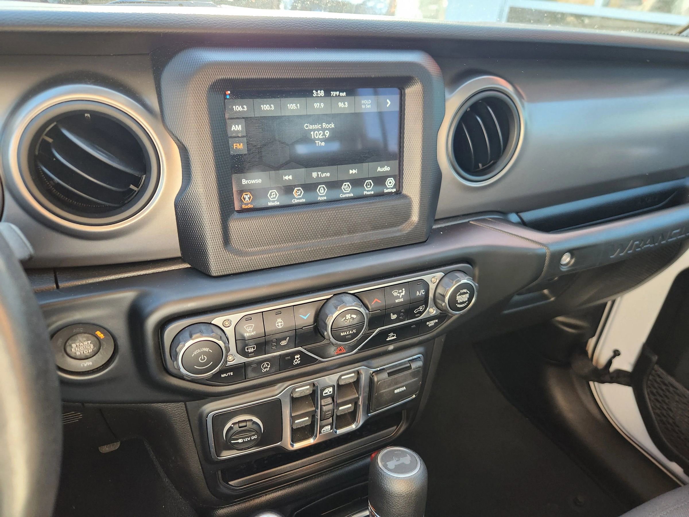 Used 2022 Jeep Wrangler Unlimited Sport image 32