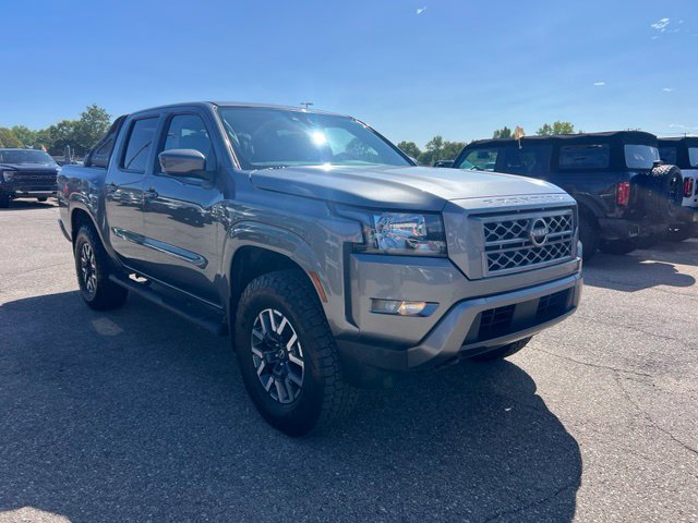 Used 2022 Nissan Frontier SV AWD/4WD image 3