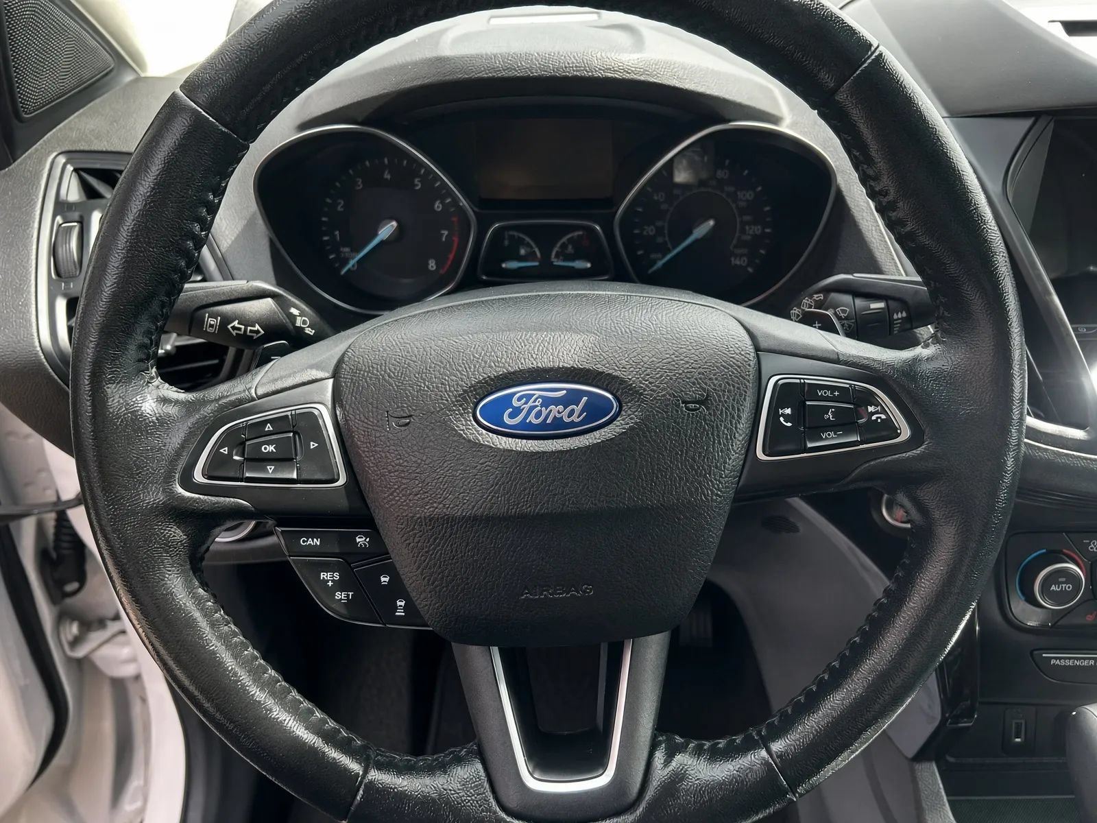 Used 2018 Ford Escape Titanium w/ Ford Safe & Smart Package AWD/4WD image 27
