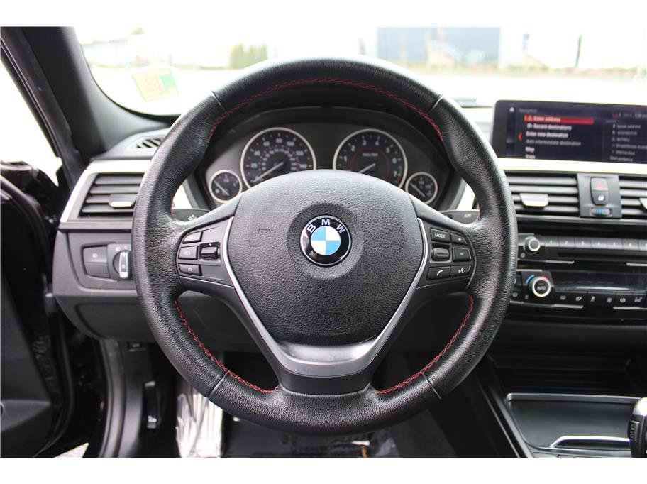 Used 2018 BMW 330i xDrive Sedan image 17