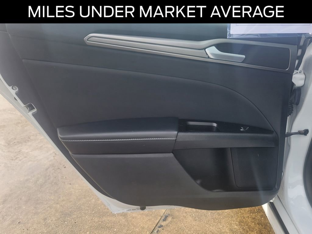 Certified 2017 Ford Fusion SE w/ Fusion SE Technology Package image 12