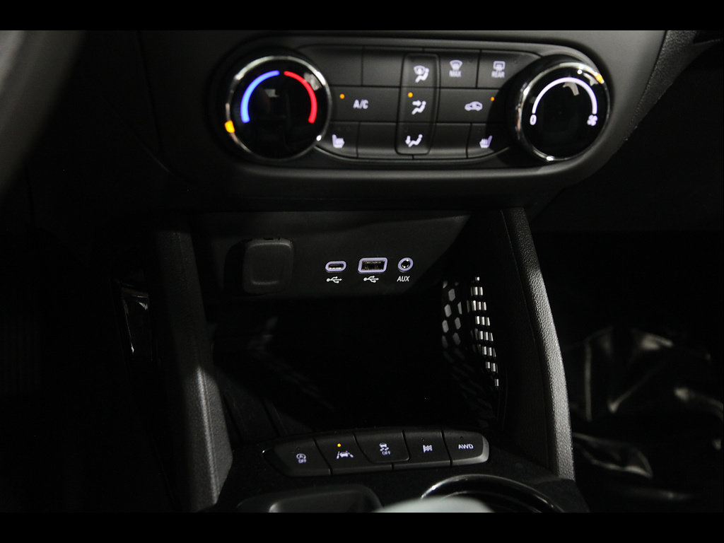 Certified 2022 Chevrolet TrailBlazer LT w/ LPO, Blackout Package AWD/4WD image 15