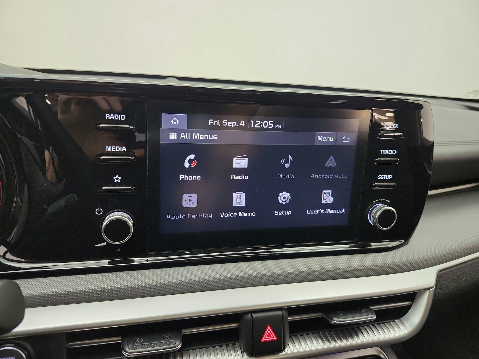 Used 2022 Kia K5 LXS FWD image 9