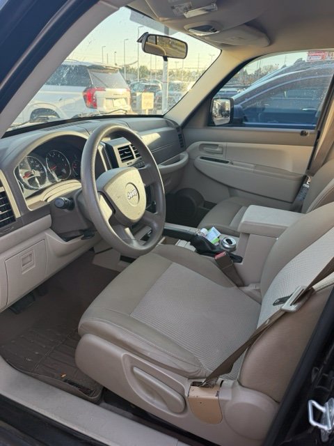 Used 2008 Jeep Liberty Sport w/ Popular Equipment Group AWD/4WD image 5