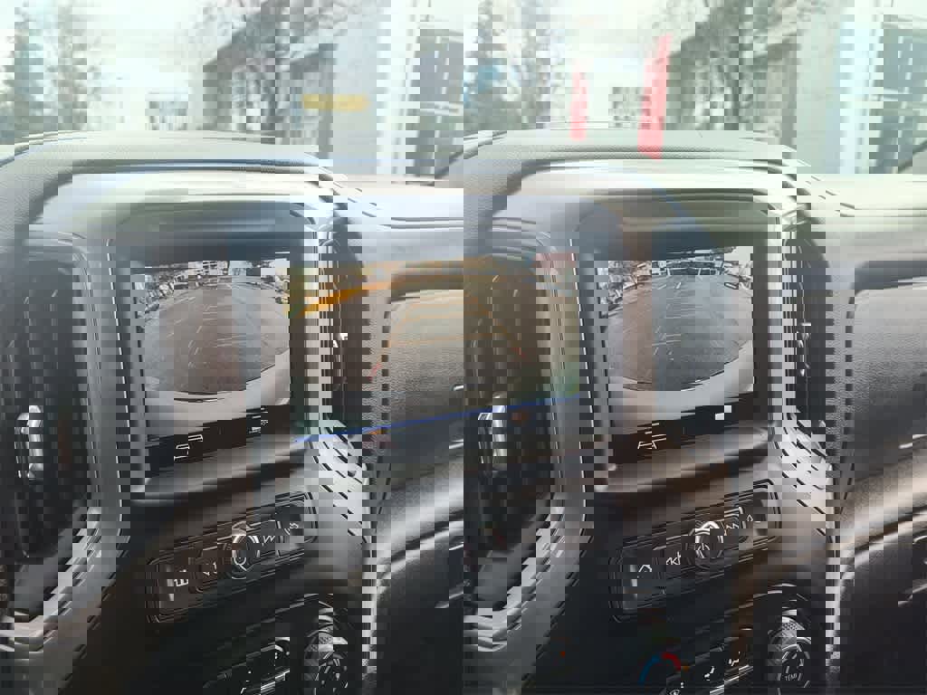 Used 2022 Chevrolet Silverado 1500 Custom image 17