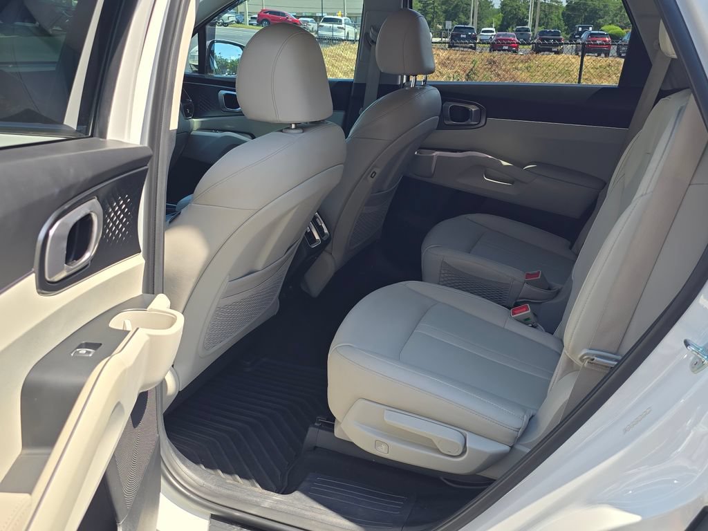 Certified 2023 Kia Sorento EX AWD/4WD image 10