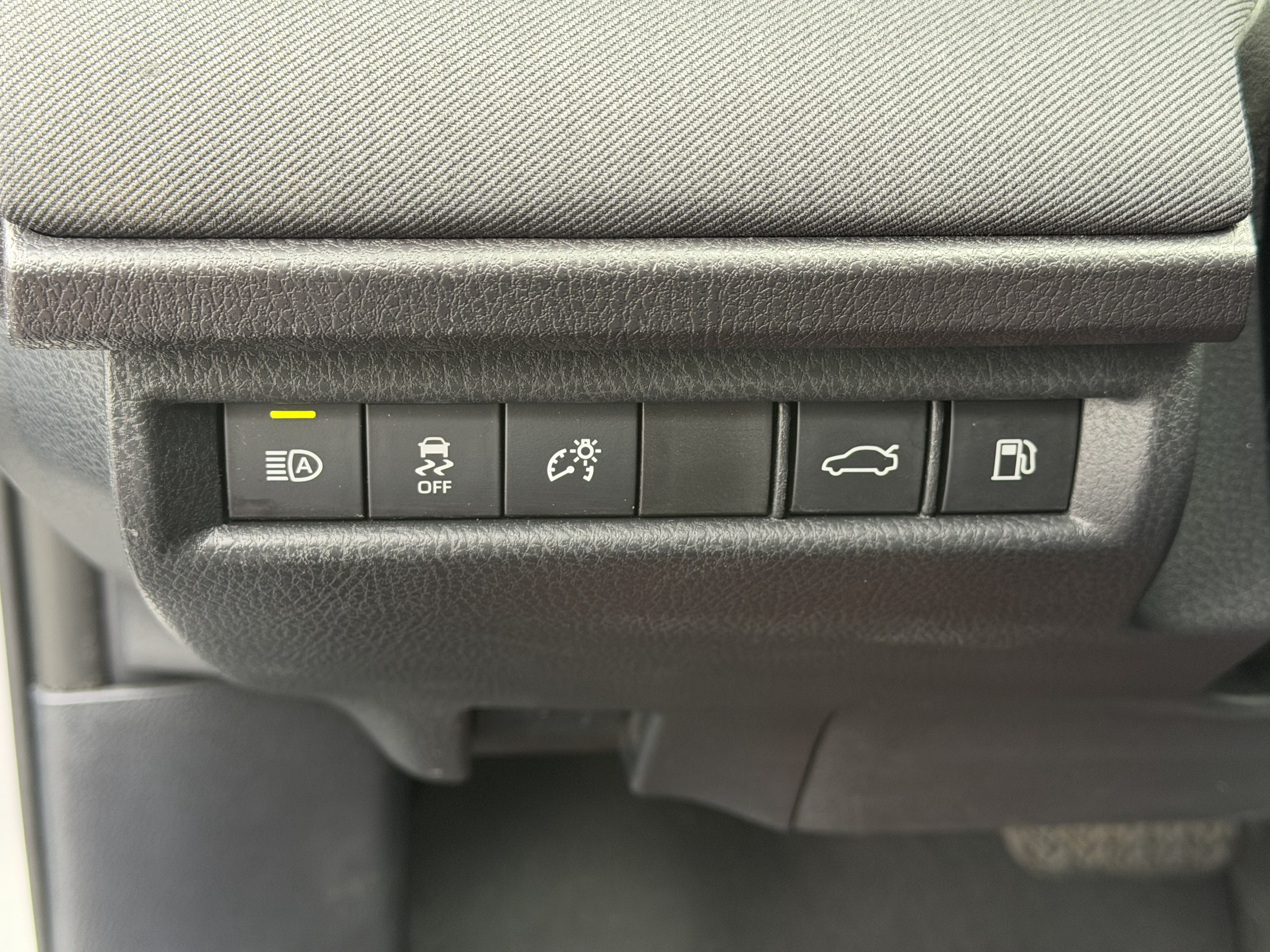 Certified 2025 Toyota Camry LE FWD image 23