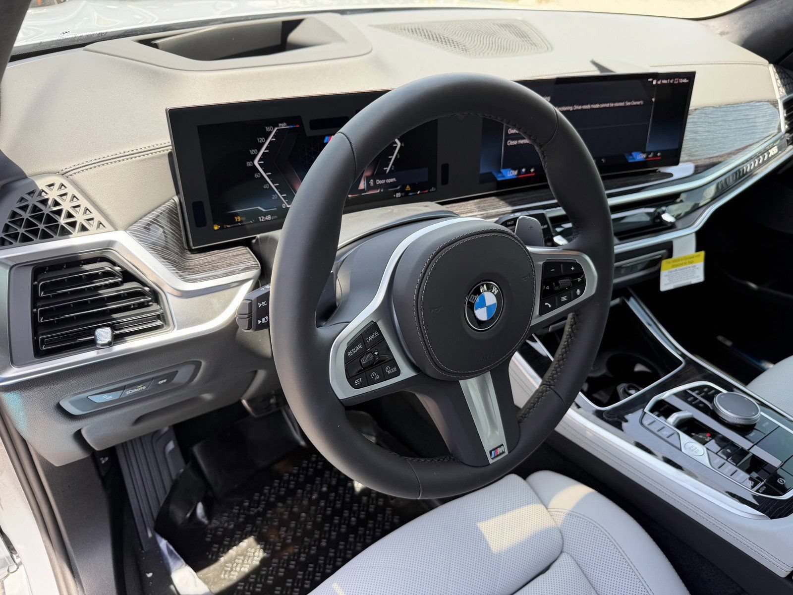 New 2026 BMW X5 xDrive40i w/ M Sport Package AWD/4WD image 24