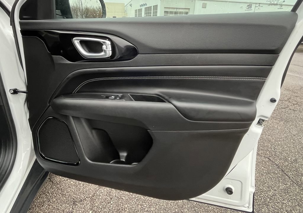 Used 2022 Jeep Compass Altitude image 21