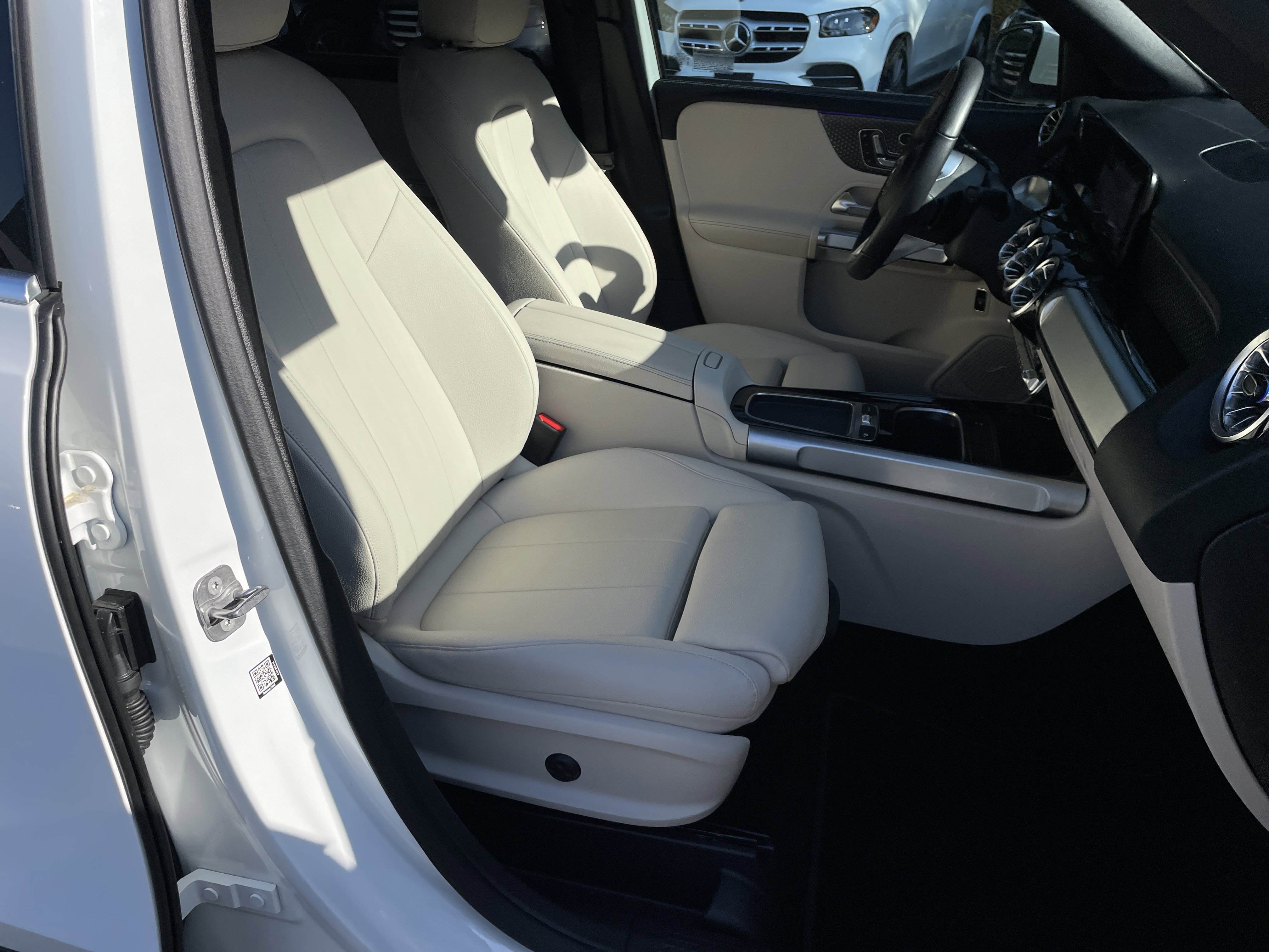 Certified 2025 Mercedes-Benz GLB 250 image 53