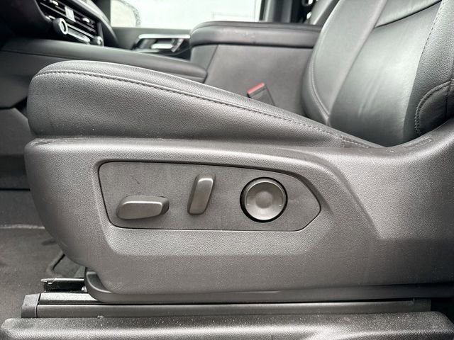 Used 2025 Chevrolet Suburban Z71 AWD/4WD image 12
