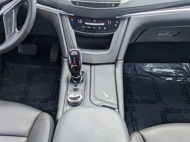 Certified 2025 Cadillac XT5 Premium Luxury AWD/4WD image 18