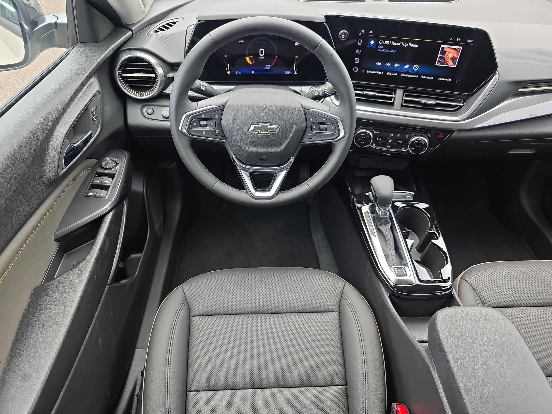 New 2026 Chevrolet Trax ACTIV w/ Sunroof Package FWD image 12