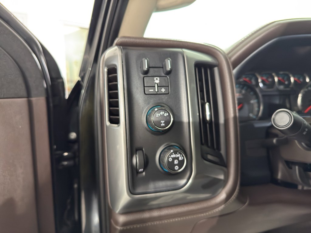 Used 2017 Chevrolet Silverado 2500 LTZ w/ Duramax Plus Package image 18