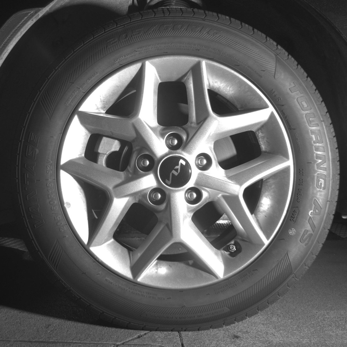 Used 2025 Kia Soul LX w/ LX Technology Package FWD image 12