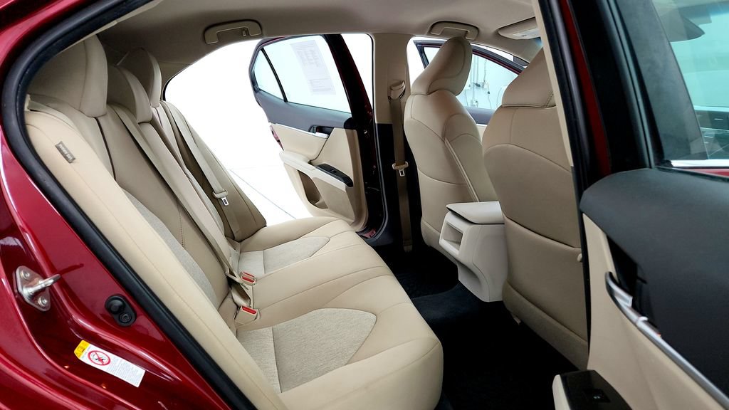 Certified 2018 Toyota Camry LE FWD image 18
