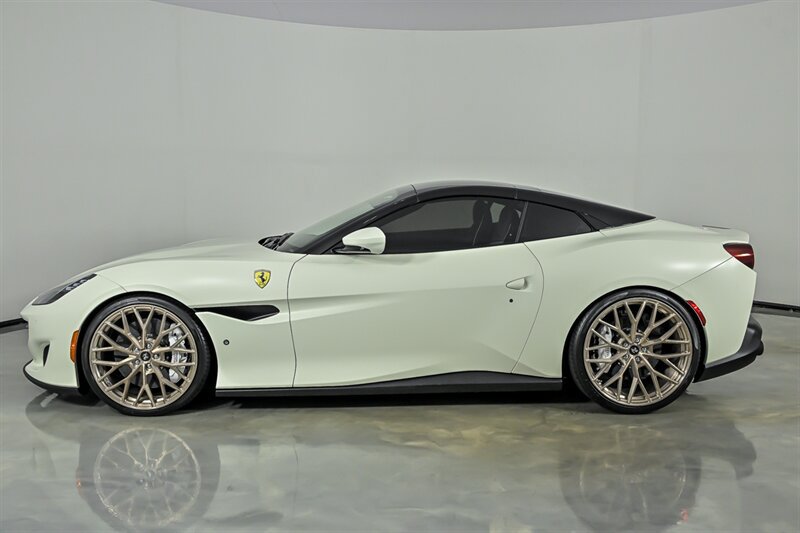 Used 2019 Ferrari Portofino RWD image 15