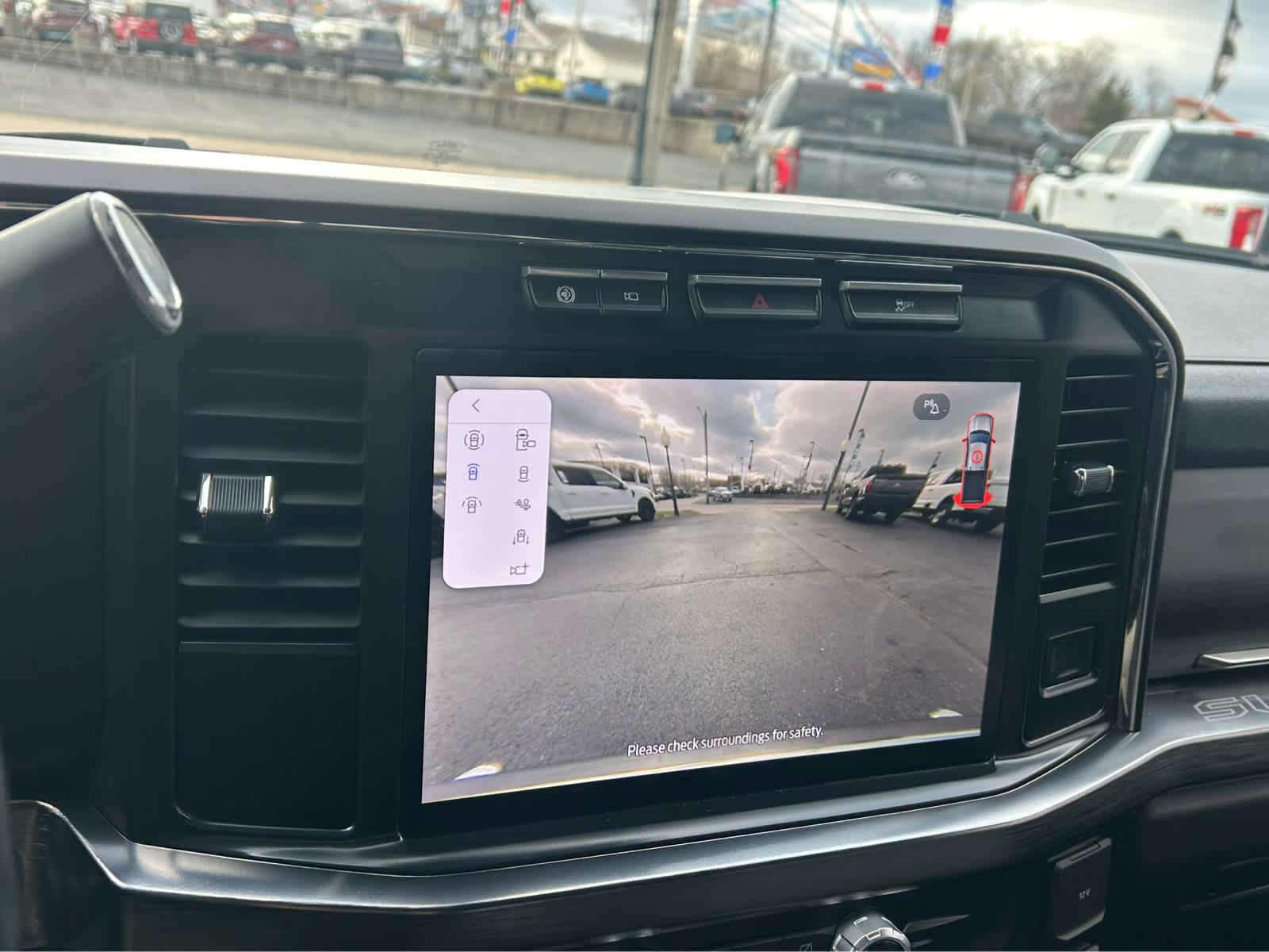 Used 2024 Ford F250 Lariat w/ Chrome Package image 55