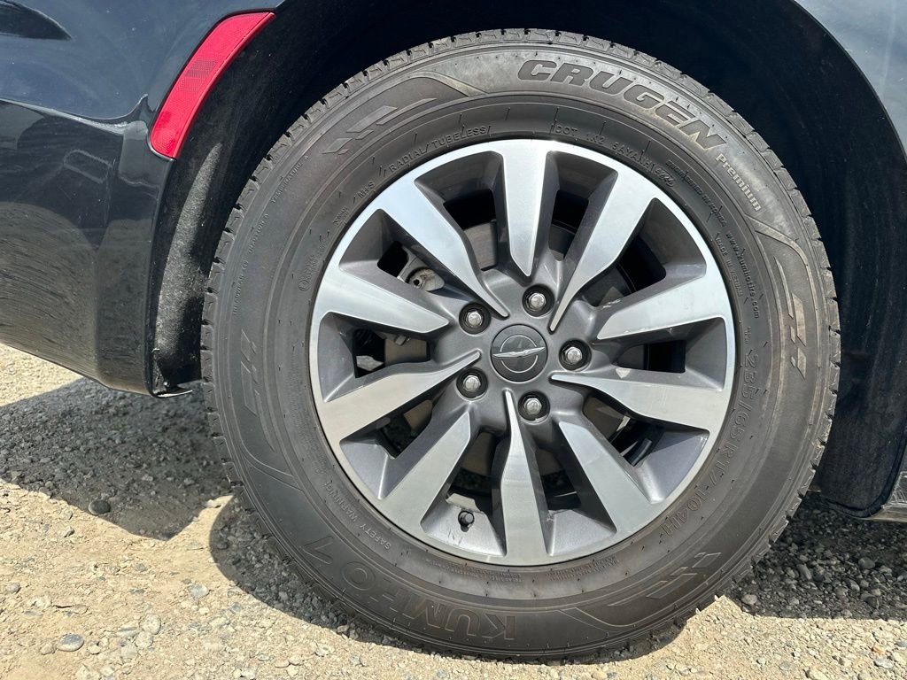 Used 2024 Chrysler Pacifica Select image 7