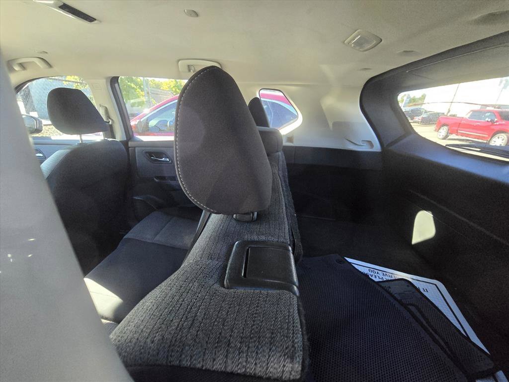 Used 2022 Nissan Rogue SV AWD/4WD image 6