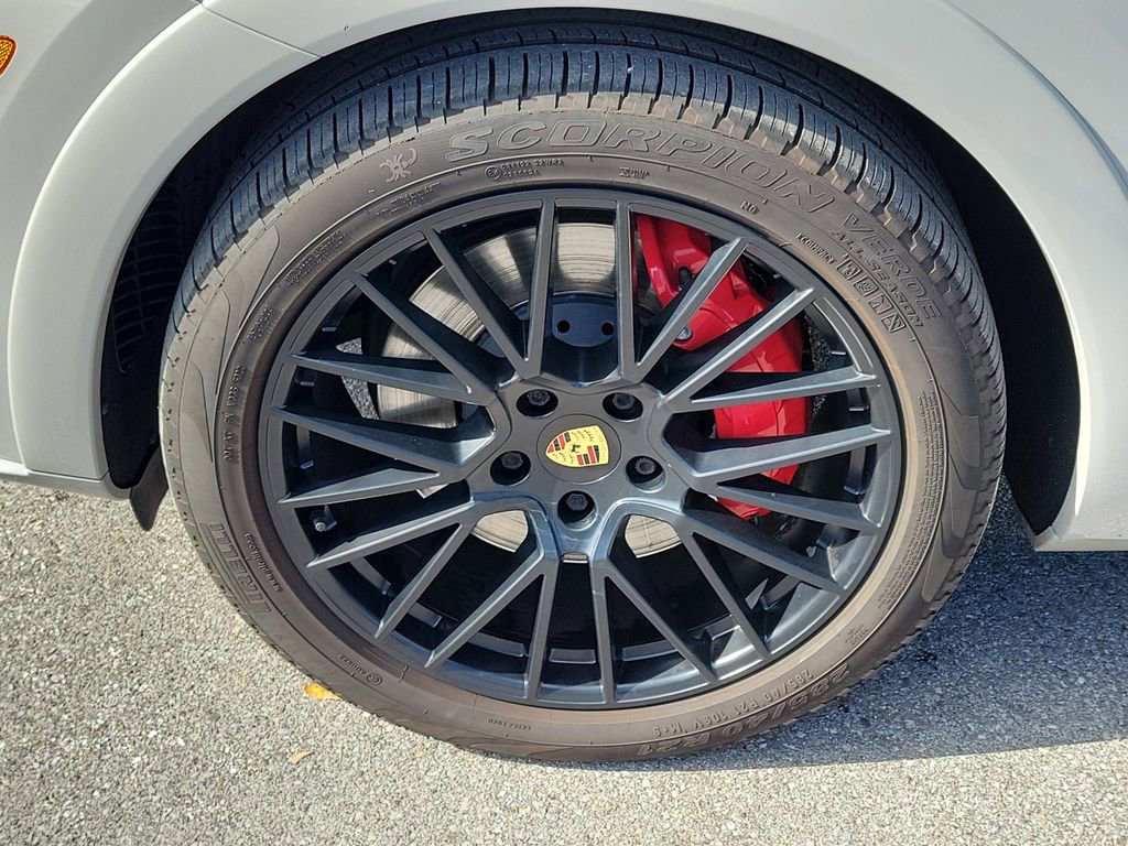 Certified 2022 Porsche Cayenne GTS image 12